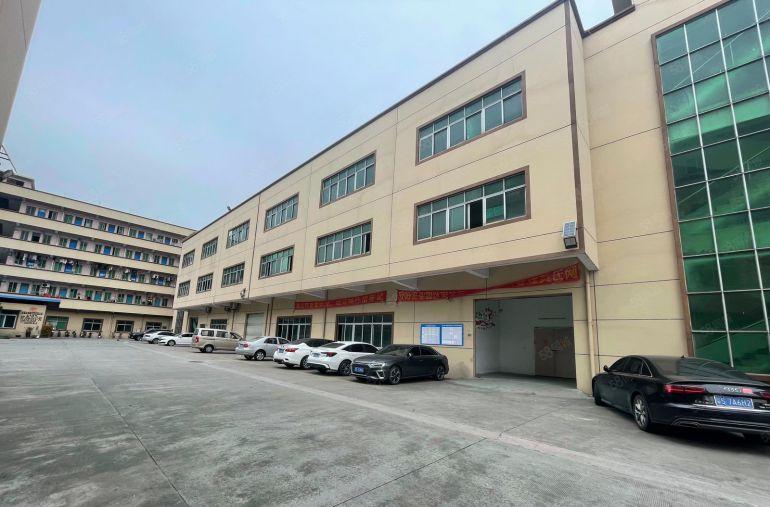 厚街镇涌口带现成装修厂房出租3200平米
