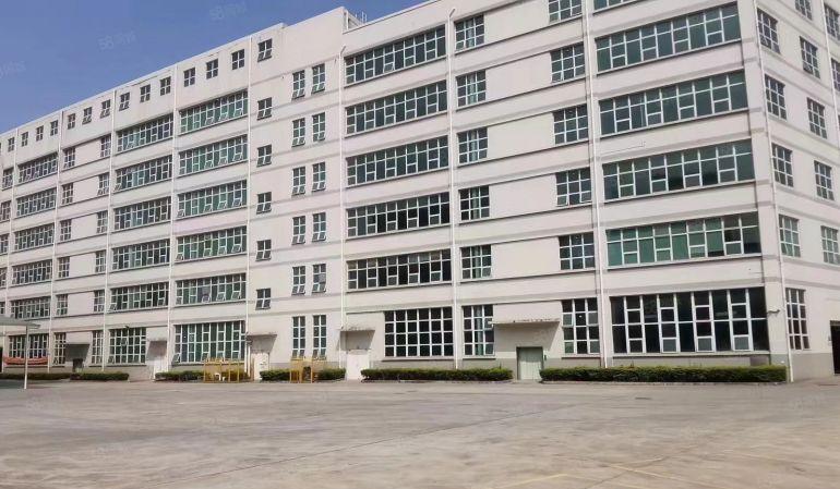 新空出一手房东靠深圳楼上1200平方带豪装