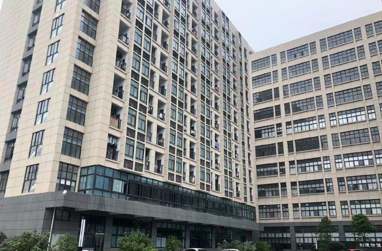 塘厦高速口科苑城新出原房东楼上一整层3000平厂房仓库出租
