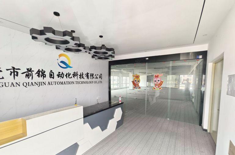 寮步镇精装修，楼上800平方。价格13元，位置佳，形象好