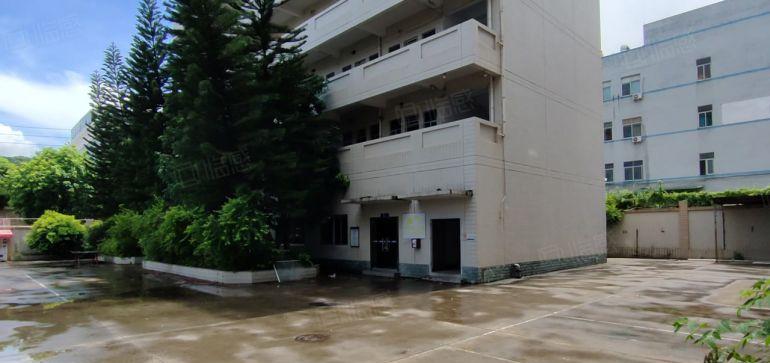 凤岗原房东独院22000平，可分成两个独院，也可分租楼上