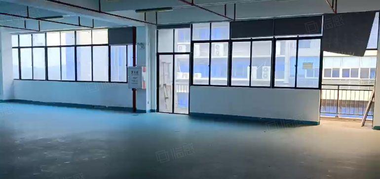 凤岗雁田高速口带装修一二楼各2000平厂房仓库出租，水电齐全