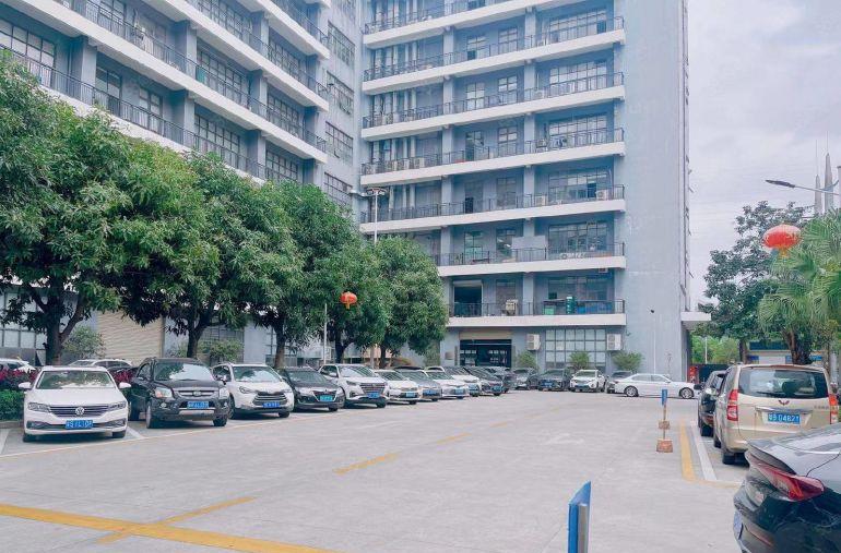 2000平方米带装修厂房实际面积出租）凤岗靠近深圳楼上厂房