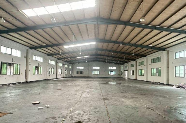 大朗本地房东小独院单一层厂房出租，独栋办公楼，空地大近高速口
