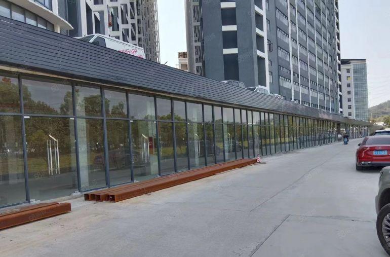 大园区一楼门面，当厂房价格出租，行业不限，停车方便