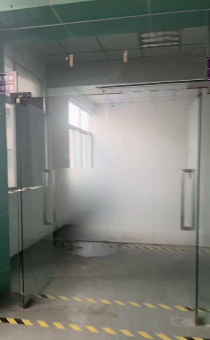 大岭山工业区花园厂房分租楼2200平方，带现成水电和办公