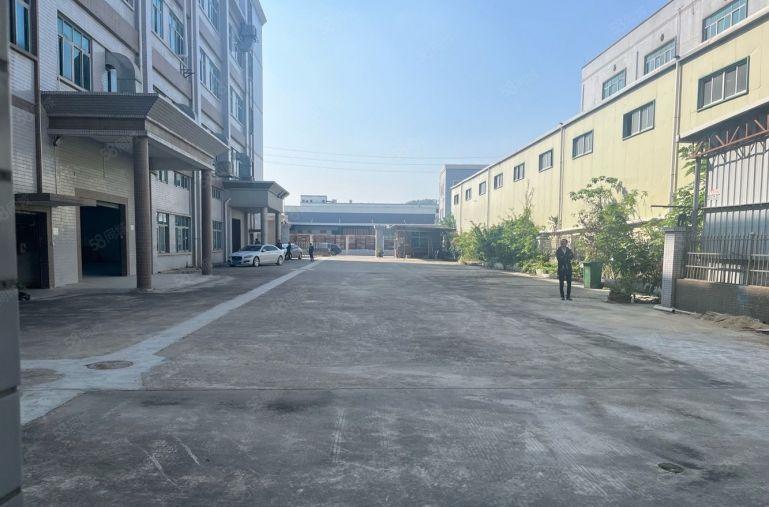 横沥新出原房东标准独院带独立现成办公室。带航车适合小五金电子