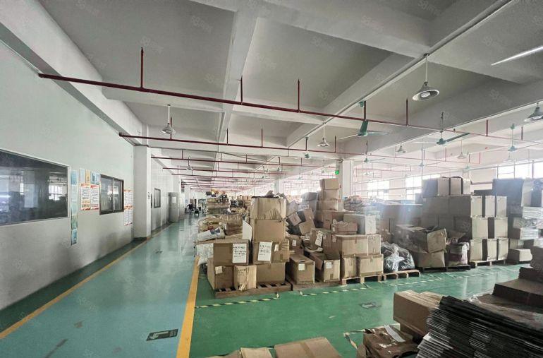 横沥镇，标准厂房3楼整层3450方，豪华精装修办公室，水电