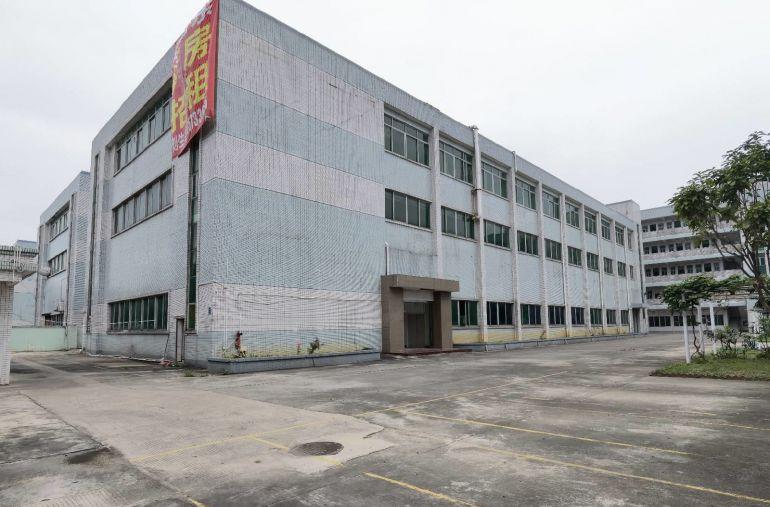 横沥镇三江工业区原房东独院出租1800平方一楼。6米高带牛角