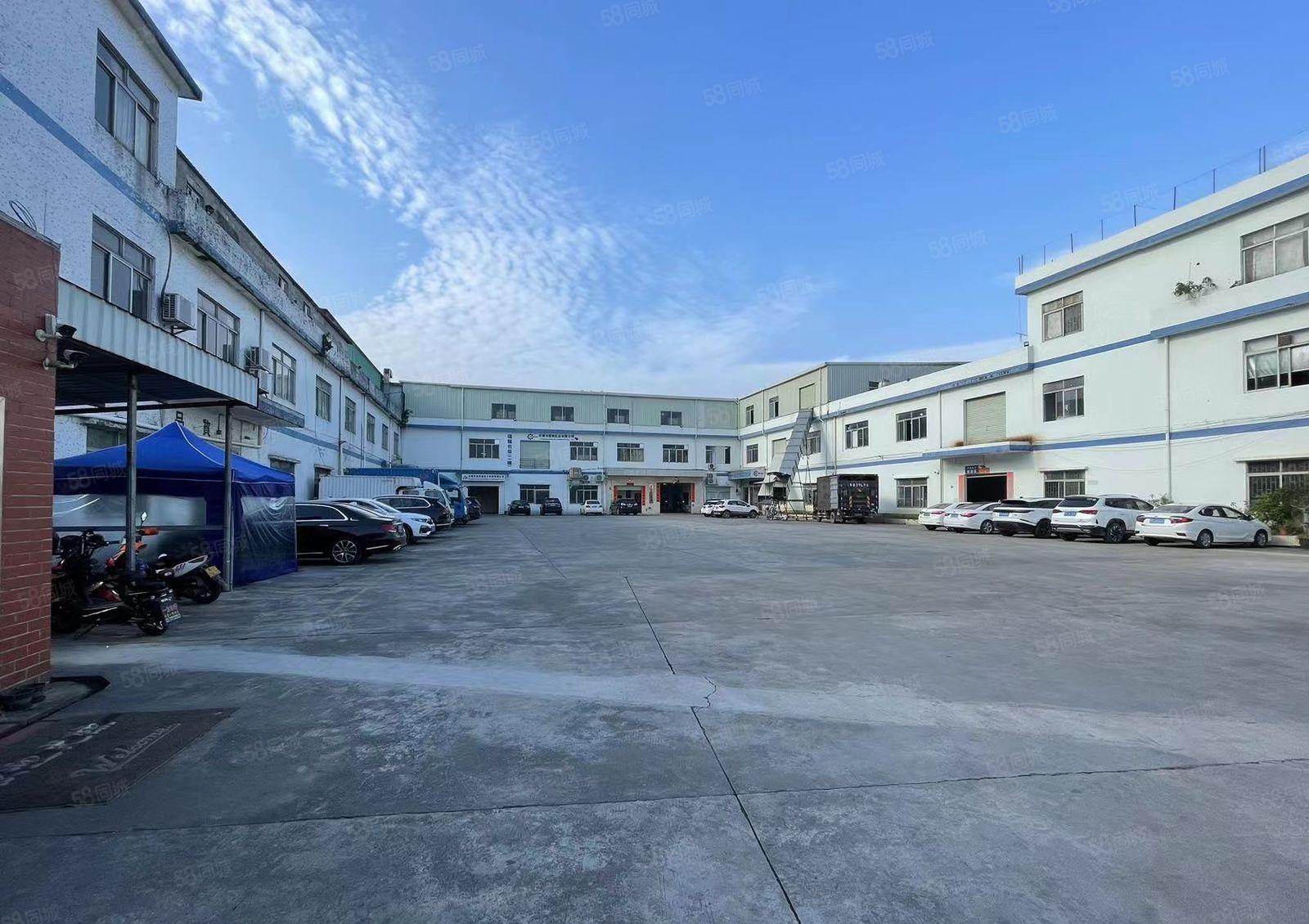 东坑镇现成精装修厂房出租，现成办公室，水电齐全，周边无居民。