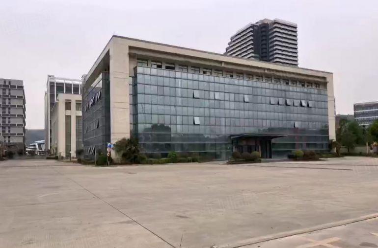 企石新出独院实际面积厂房出租高度12米带两台航车带装修办公室