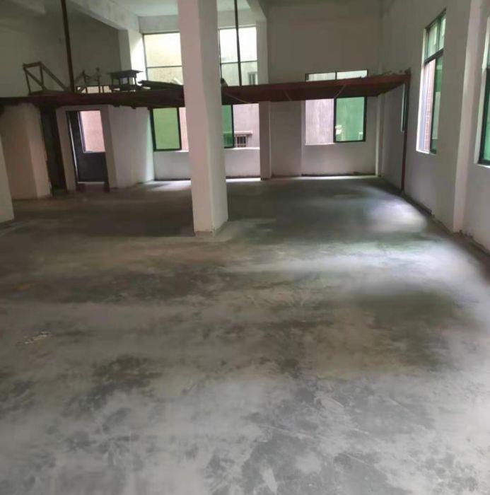 临街小厂房有阁楼可做饭住宿停车原房东