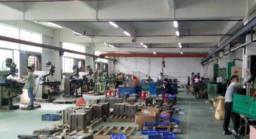 凤岗油甘埔独门独院2600平、带吊顶办公室近主干道