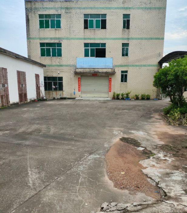 小金口独门独院3000平方厂房出租，交通便利，带三箱电