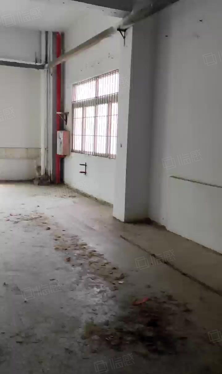 园区配套完善，证件齐全，300起租，租金低于市场价。