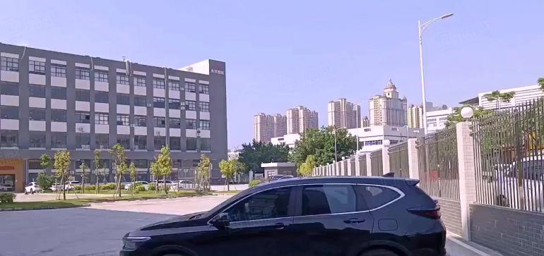 6元新建厂房，大小可分，原房东厂房仓库出租，高使用率，空地大