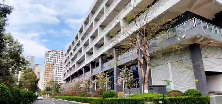 8块精装修！镇隆楼上1000平带办公室厂房仓库出租，形象靓