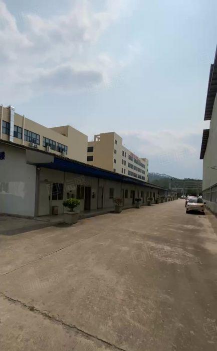 重工业滴水14米长度180米航车9部可架30吨空地1万方