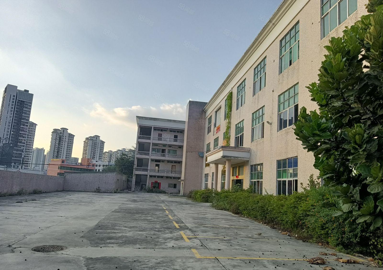 厂房出租惠阳秋长靠近深圳3500平独院厂房，原房东直租