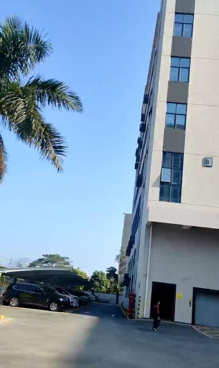 原房东出租，证件齐全。水电按需。配有2部货梯，1部5吨货梯。