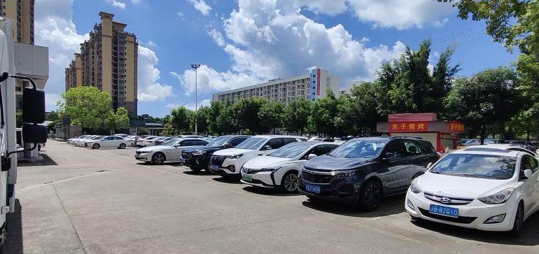 大亚湾比亚迪少量厂房特价仓库出租，1000元一间，先到先得