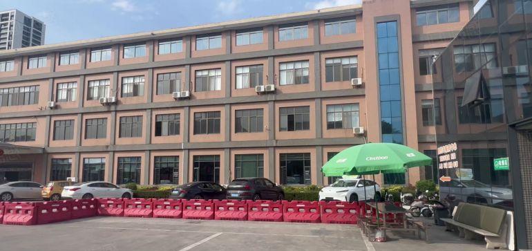 仲恺新出原房东2000平大小可分带现成装修厂房低价出租