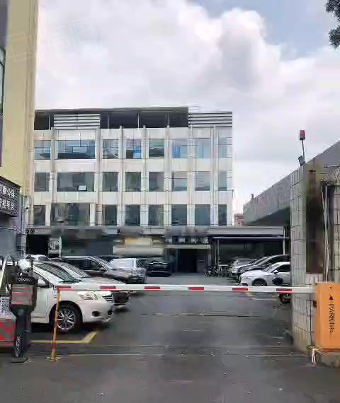 南城石鼓大龙路工业园标准厂房出租！现成装修大空地
