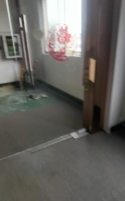 北栅碧桂园附近新出原房东楼上厂房1200方，现成装修低价出租