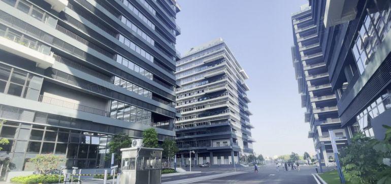 厚街开发商实际面积15块含税含管理费，厂房免租6个月
