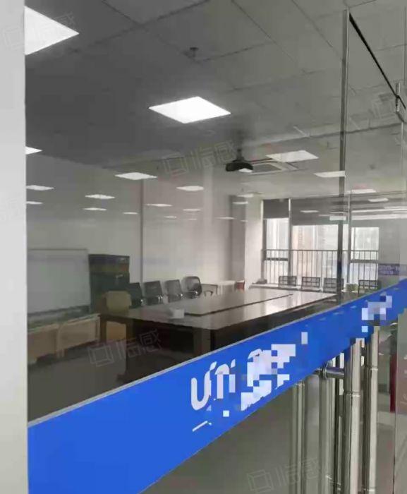 厚街新出原房东2000平方现成装修厂房水电齐全带无尘车间