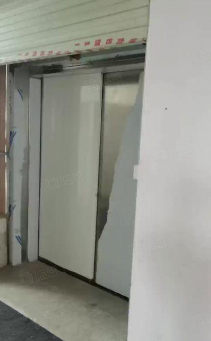 厚街原房东850平低价厂房出租，现成装修，水电齐全