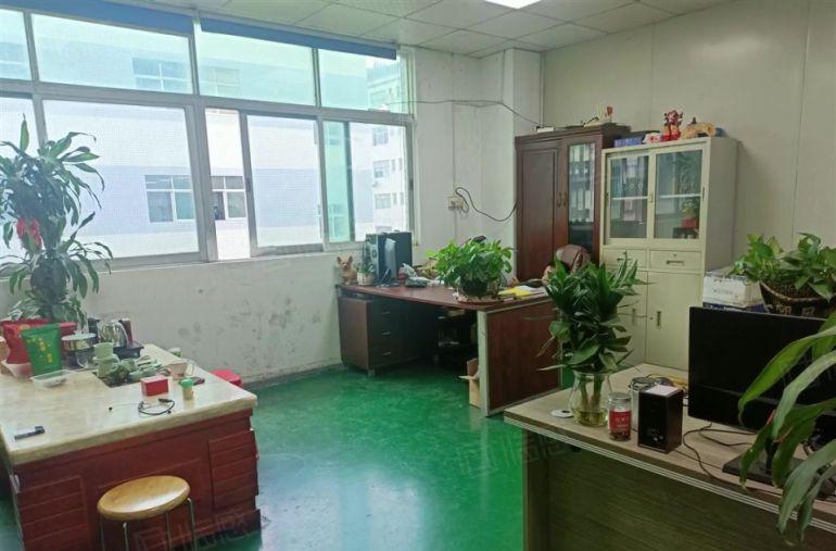 塘厦新出楼上500平带装修小厂房出租，整层吊顶小五金加工耳机