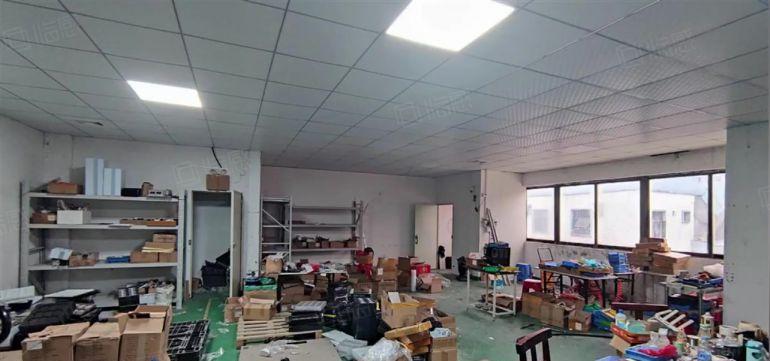 塘厦龙背岭楼上500平小面积厂房，带精装修办公地坪漆低价出租