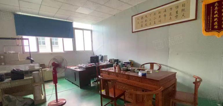塘厦龙背岭原房东直租标准3楼600平方，面积实在，价格实惠！