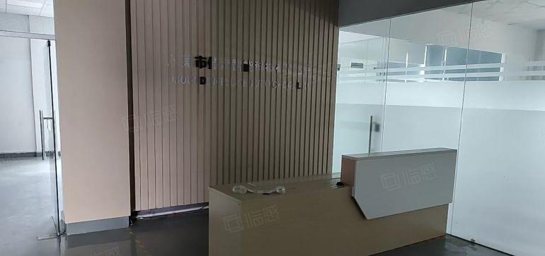 凤岗官井头原房东楼上2000平厂房出租现成装修带拉线