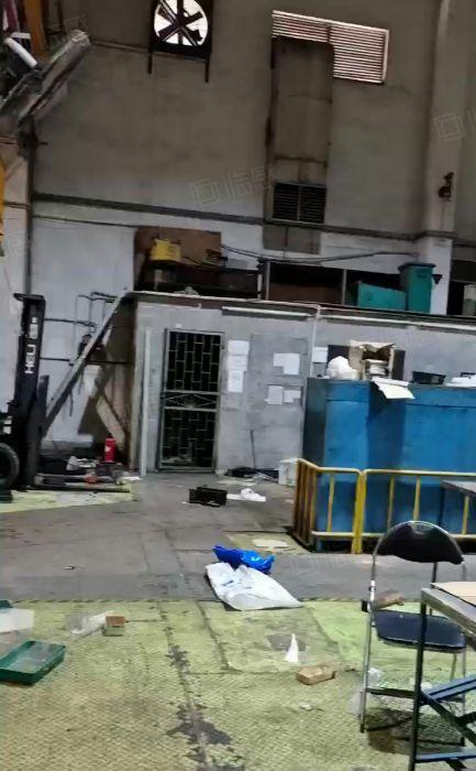 凤岗注塑模具 五金机械 钢材 纸箱一楼8米厂房出租4700平