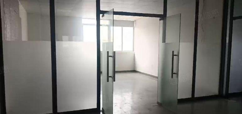 凤岗天堂围新出原房东标准厂房四楼1000平出租，带办公室装修