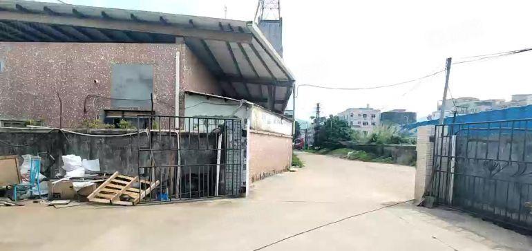 凤岗镇独院钢构2000平米厂房出租，适合仓库，纸箱，打包等