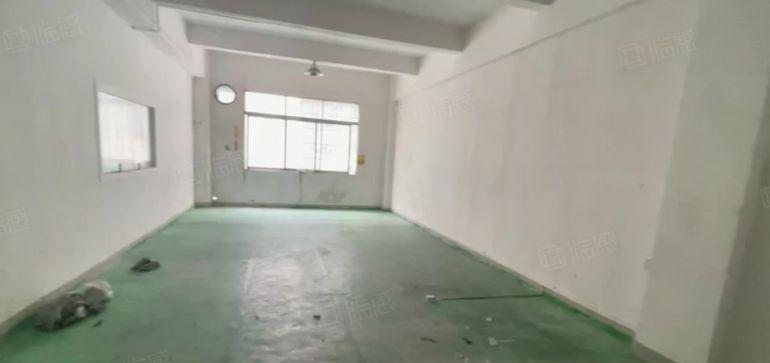 万江石美三楼650平方标准厂房出租有现成办公室水电齐全院子大