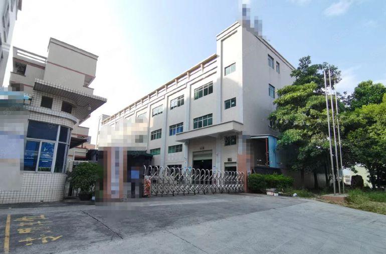 黄江镇中心楼上1500平实际面积出租，现成豪华装修，低价出租