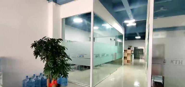 三中楼上整层1500平厂房出租，豪华装修，招工方便！
