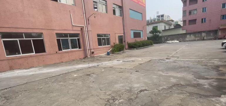 中堂北王路1600平标准厂房仓库出租，交通方便空地超大。