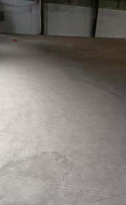中堂 一楼 高12米带航车厂房出租，配置水电齐全，交通方便