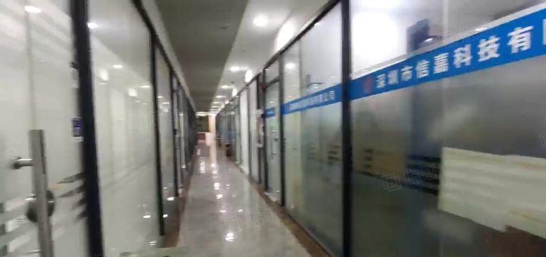 西乡，宝安大道边，固地铁站附近，精装修48平79办公仓库出租