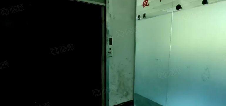 特价22元，西乡簕竹角，楼上带装修整层690平厂房，带吊机口