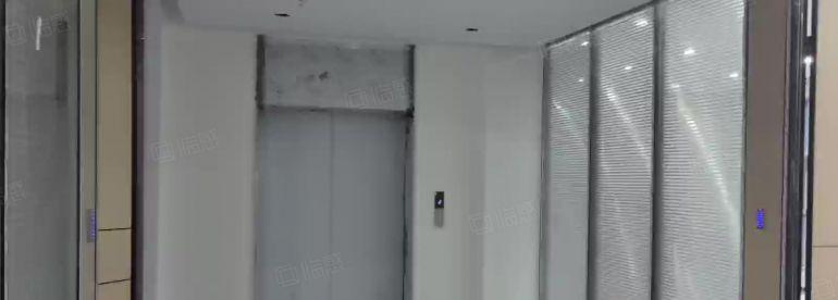西乡固戍地铁口，整层楼上办公室60起方精装修，拎包使用！