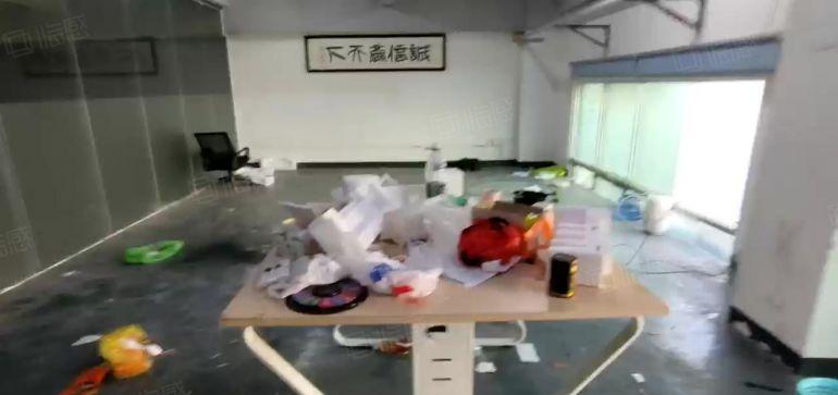 西乡后瑞黄田，一楼带装修阁楼438平，186平厂房，租金35