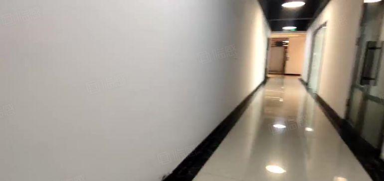 西乡，固戍大型工业园，楼上精装修260平厂房出租，全新地坪漆