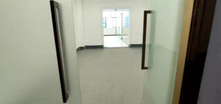 西乡，固戍地铁站附近，大型工业园，楼上带装修376平厂房出租