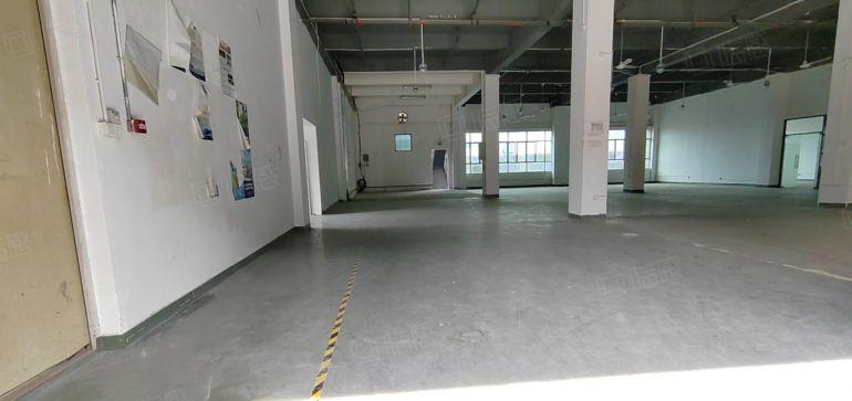 福永107国道边上大型工业园一楼980平招租带装修空地大